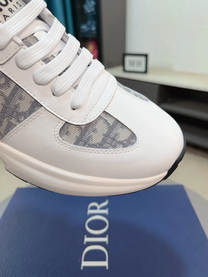 Men's men's shoes 💰458🌹🌹【Dior】Best-selling official website world premiere🔝High-end men's shoes brand official website latest series: The upper is made of imported cowhide with specially designed fabrics➕Mesh breathable lining. Make walking more convenient and comfortable! Compared with the official quality, Midea’s 1:1 replica. Create a fashionable personality to set off your uniqueness! A must-have for trendy men! Classic style. Men's sizes: 38-44.